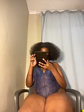 Moonzy77 online show from 30, 9, 2025