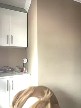 Moonzy77 online show from 5, 11, 2025