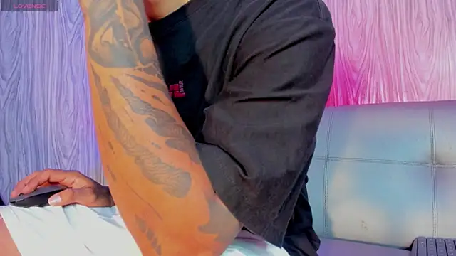 Snapshot of RivernBalder chatting on 19, 10, 2025 RivernBalder online show from 19, 10, 2025