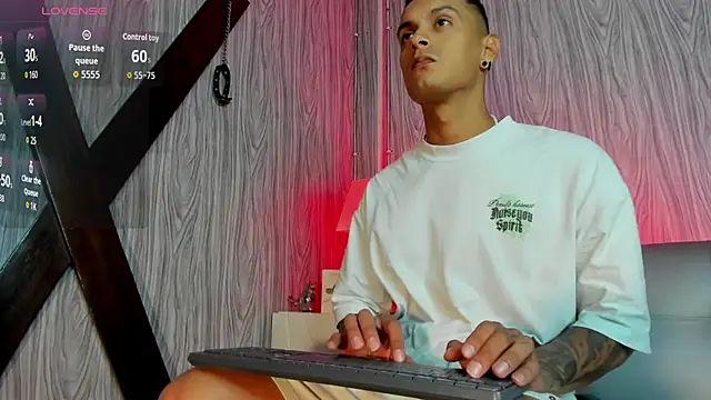 Snapshot of RivernBalder chatting on 6, 11, 2025 RivernBalder online show from 6, 11, 2025