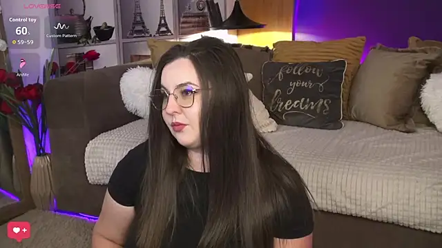 Mia Swano online show from 6, 5, 2026