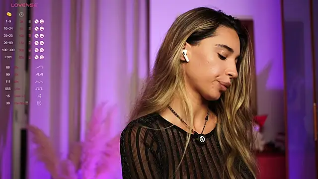 ItalianGirl online show from 17, 9, 2025