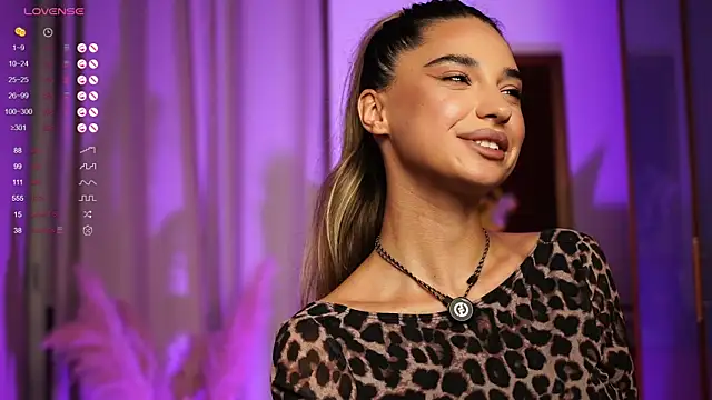 ItalianGirl online show from 18, 9, 2025