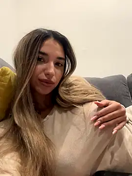 ItalianGirl online show from 9, 10, 2025