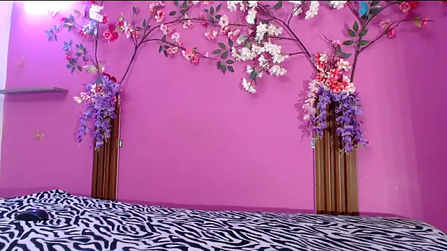 Snapshot of skinnysofia18 chatting on 22, 5, 2026 skinnysofia18 online show from 22, 5, 2026