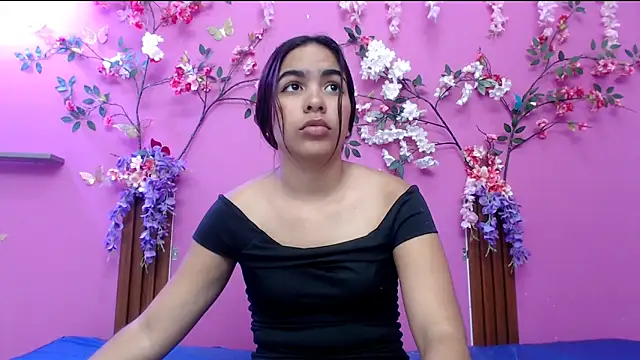 Snapshot of skinnysofia18 chatting on 30, 5, 2026 skinnysofia18 online show from 30, 5, 2026