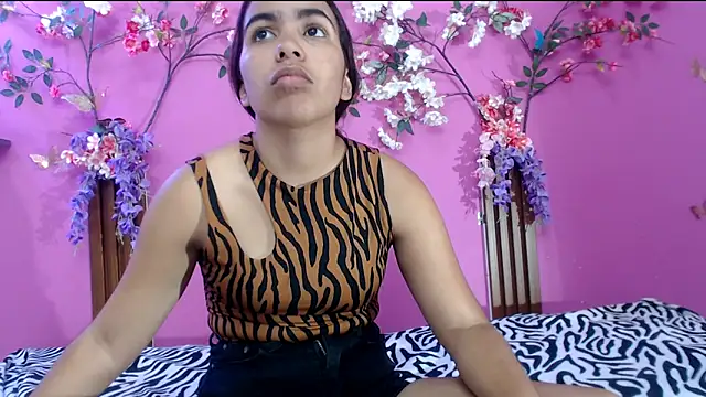 Snapshot of skinnysofia18 chatting on 3, 6, 2026 skinnysofia18 online show from 3, 6, 2026