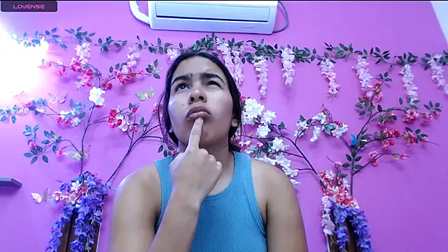 skinnysofia18 online show from 1, 7, 2026