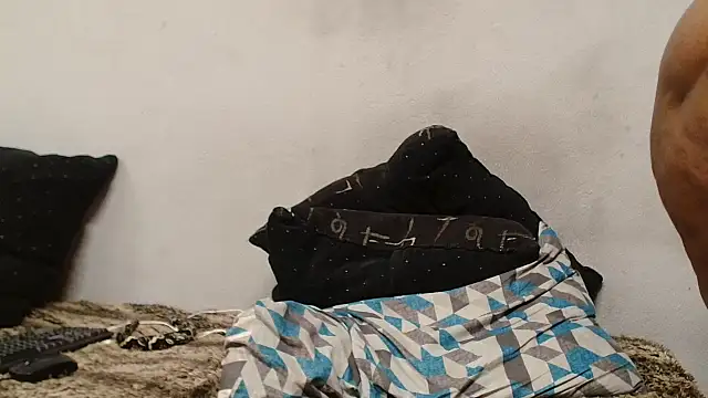 ROYALASS25 online show from 18, 2, 2025