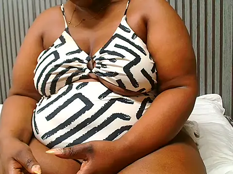 ROYALASS25 online show from 7, 11, 2025