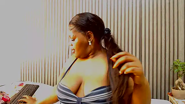 Snapshot of ROYALASS25 chatting on 15, 6, 2026 ROYALASS25 online show from 15, 6, 2026
