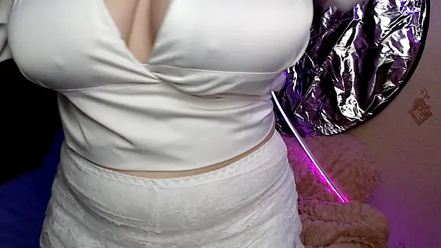 Snapshot of MillyBoo0 chatting on 3, 12, 2025 MillyBoo0 online show from 3, 12, 2025