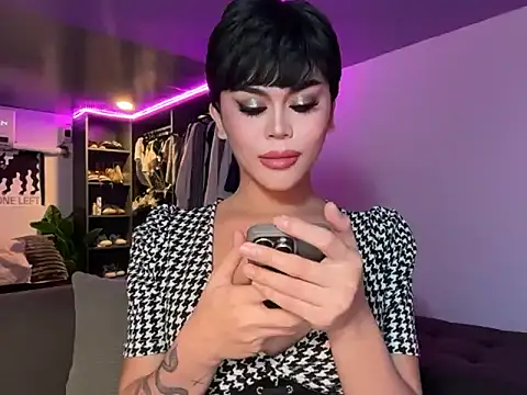 erotictsmonica online show from 5, 5, 2026