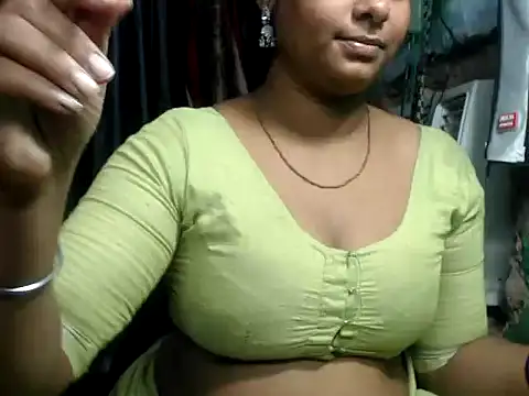 Snapshot of DearKimmi chatting on 3, 12, 2024 DearKimmi online show from 3, 12, 2024