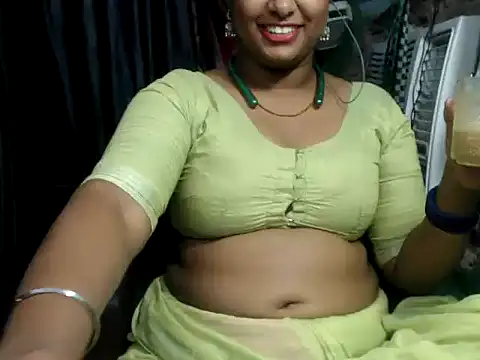 Snapshot of DearKimmi chatting on 3, 12, 2024 DearKimmi online show from 3, 12, 2024