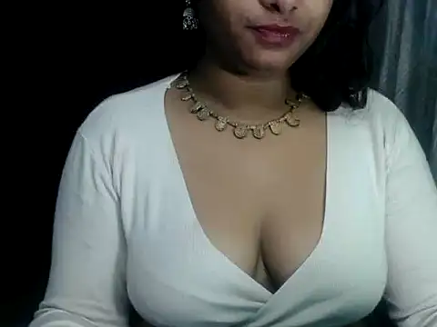 Snapshot of DearKimmi chatting on 4, 1, 2025 DearKimmi online show from 4, 1, 2025