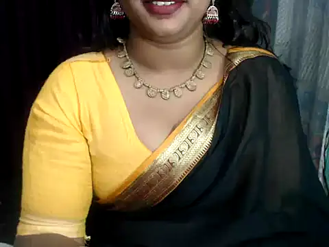 Snapshot of DearKimmi chatting on 5, 1, 2025 DearKimmi online show from 5, 1, 2025