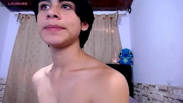 DaraKat18 online show from 4, 2, 2026