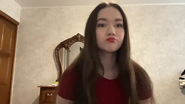 Pikmigirl18 online show from 15, 9, 2025