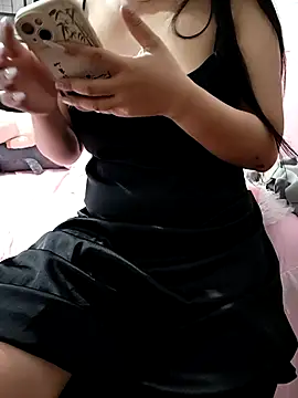 Yui-Linh online show from 16, 10, 2025