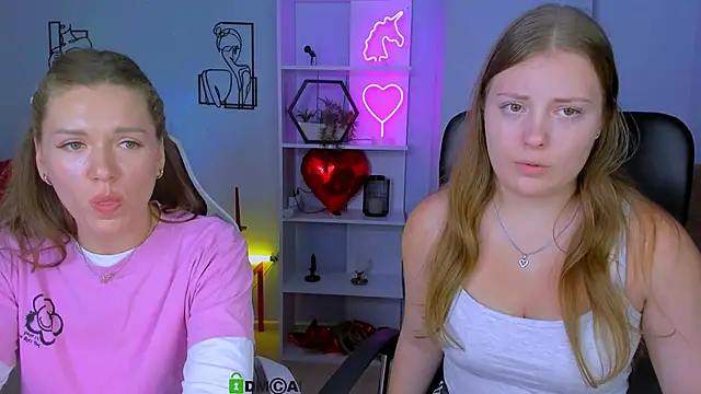 Snapshot of melani_bumm chatting on 16, 10, 2025 melani bumm online show from 16, 10, 2025