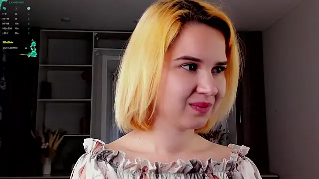 Snapshot of AgnesSonnek chatting on 13, 9, 2025 AgnesSonnek online show from 13, 9, 2025