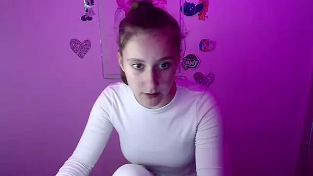 Snapshot of Milka_kamila chatting on 19, 9, 2025 Milka kamila online show from 19, 9, 2025