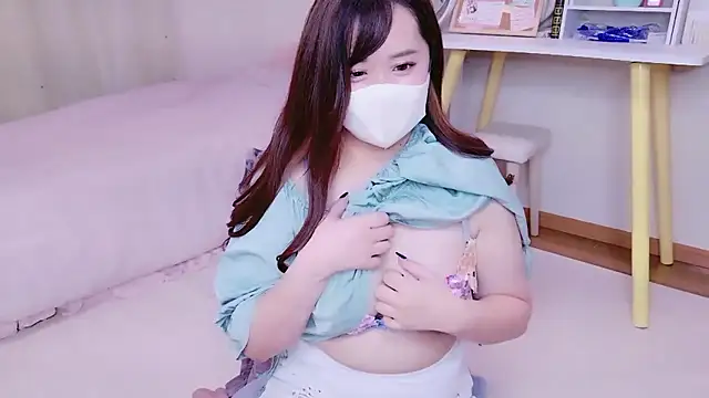 Snapshot of CHIAKI_xxo chatting on 29, 10, 2025 CHIAKI xxo online show from 29, 10, 2025