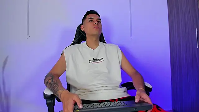 Nickyblazze  online show from 16, 9, 2025