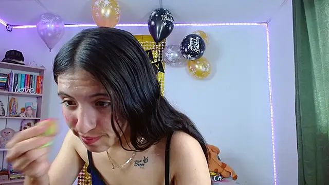 Snapshot of Lucy_y_Jacob chatting on 2, 10, 2025 Lucy y Jacob online show from 2, 10, 2025