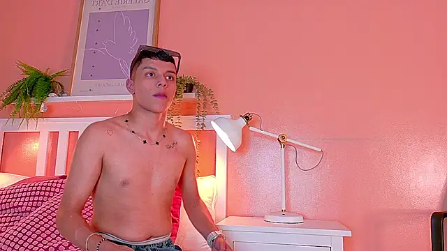 AAronBaker  online show from 29, 9, 2025