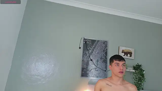 AAronBaker  online show from 7, 10, 2025