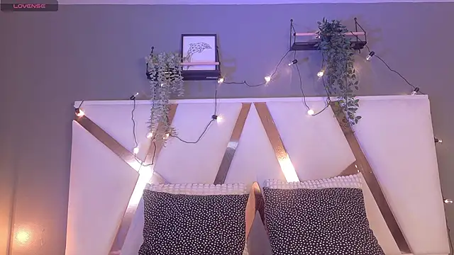 AAronBaker  online show from 15, 10, 2025