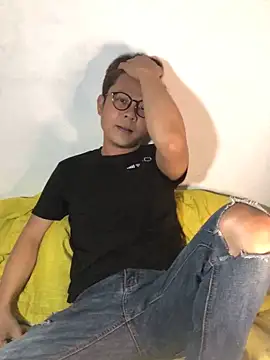 Snapshot of datnguyenvn chatting on 18, 3, 2026 datnguyenvn online show from 18, 3, 2026