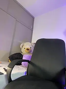 Charlottediolet online show from 27, 10, 2025