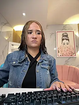 bella vibess s online show from 25, 7, 2026
