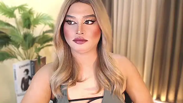 Snapshot of UrGoddess_Kiera chatting on 17, 10, 2025 UrGoddess Kiera online show from 17, 10, 2025