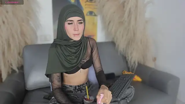 Snapshot of seraphine_arabic chatting on 13, 4, 2026 seraphine arabic online show from 13, 4, 2026