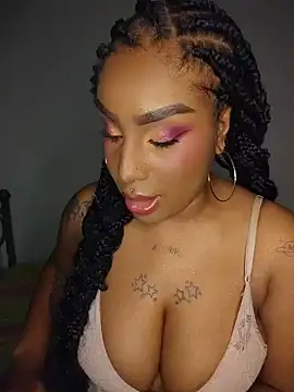 Snapshot of Queen_Amara chatting on 5, 7, 2026 Queen Amara online show from 5, 7, 2026