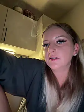 Snapshot of Lyra_XX chatting on 15, 6, 2026 Lyra XX online show from 15, 6, 2026