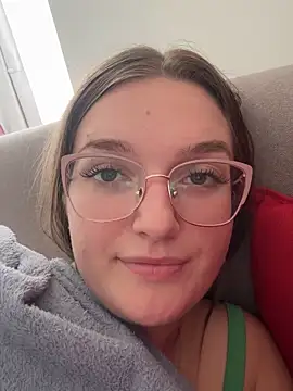 Snapshot of Bellatrisssaa chatting on 10, 9, 2025 Bellatrisssaa online show from 10, 9, 2025