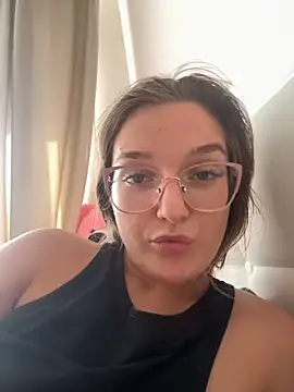 Snapshot of Bellatrisssaa chatting on 14, 9, 2025 Bellatrisssaa online show from 14, 9, 2025