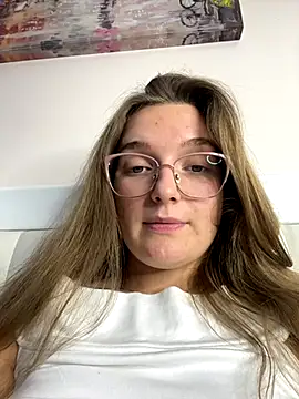 Snapshot of Bellatrisssaa chatting on 12, 11, 2025 Bellatrisssaa online show from 12, 11, 2025