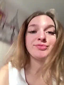 Bellatrisssaa online show from 17, 12, 2025