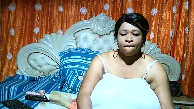 Snapshot of BUSTY_QUEEEN chatting on 1, 10, 2025 BUSTY QUEEEN online show from 1, 10, 2025