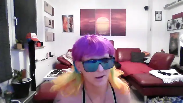 Snapshot of hellgirl1980 chatting on 24, 9, 2025 hellgirl1980 online show from 24, 9, 2025