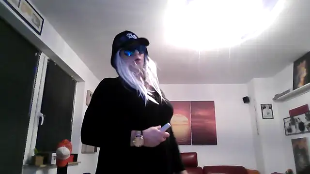 Snapshot of hellgirl1980 chatting on 30, 9, 2025 hellgirl1980 online show from 30, 9, 2025