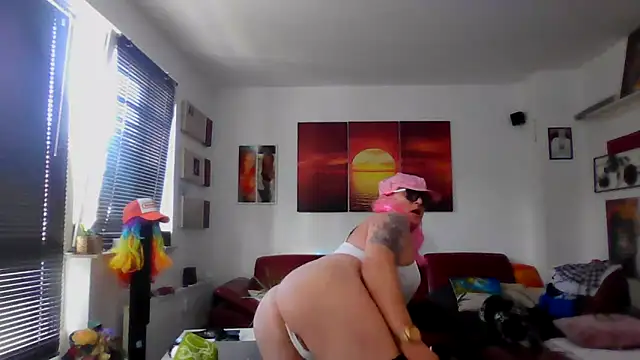 Snapshot of hellgirl1980 chatting on 2, 10, 2025 hellgirl1980 online show from 2, 10, 2025