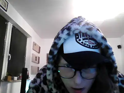 Snapshot of hellgirl1980 chatting on 10, 10, 2025 hellgirl1980 online show from 10, 10, 2025