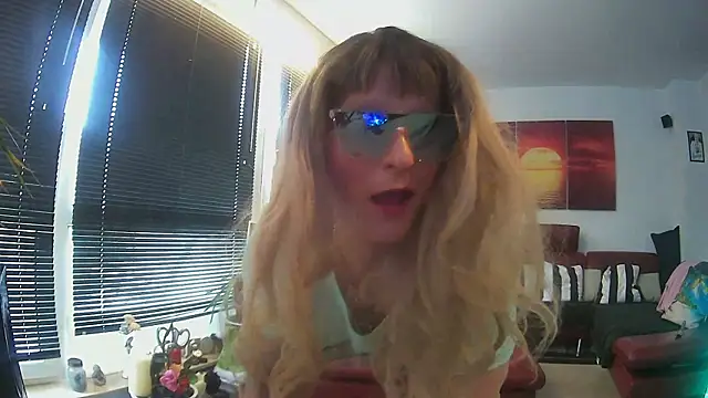 Snapshot of hellgirl1980 chatting on 20, 10, 2025 hellgirl1980 online show from 20, 10, 2025